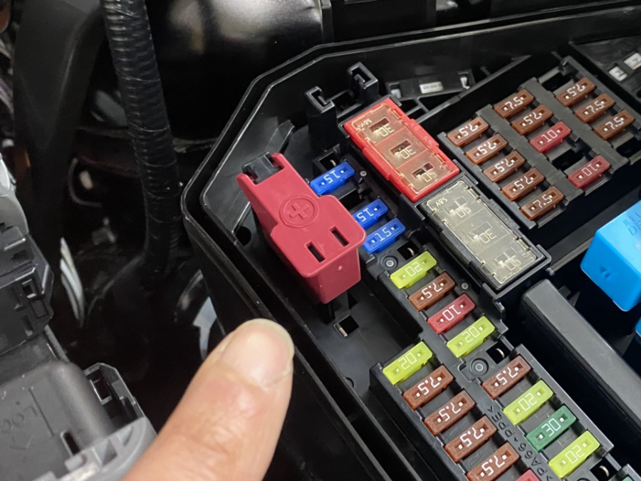 ヒューズボックス